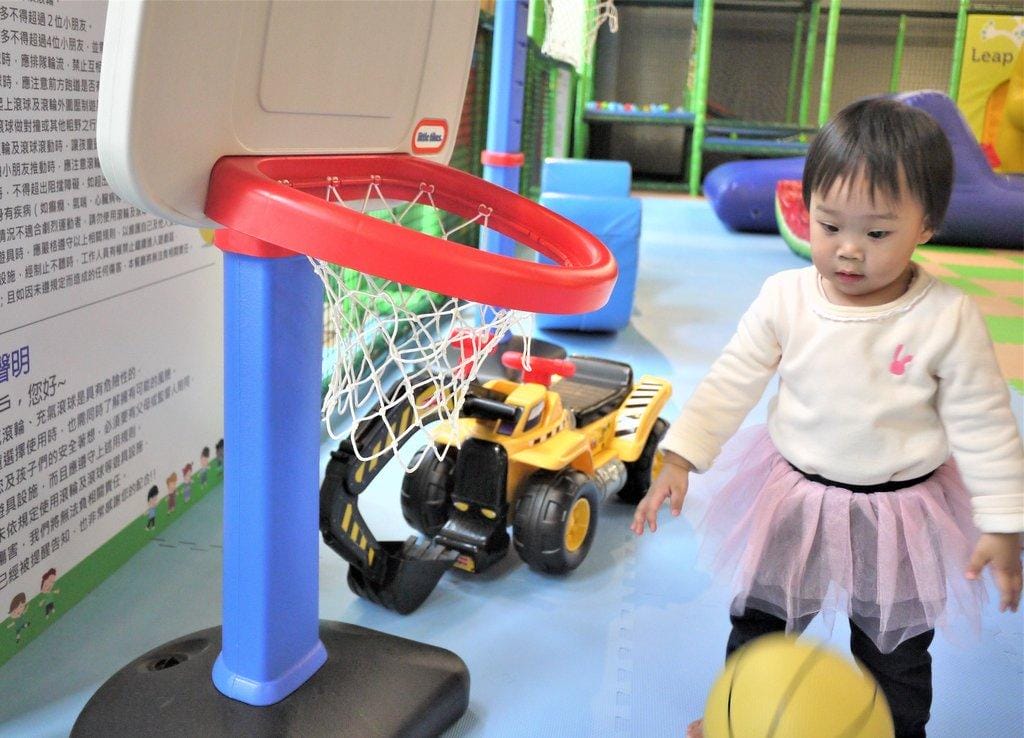 【松山區親子餐廳】跳跳蛙親子運動餐廳,結合了多樣體能設備.媽寶聚餐好地方,文內完整菜單 - 第43張圖 【松山區親子餐廳】跳跳蛙親子運動餐廳,結合了多樣體能設備.媽寶聚餐好地方,文內完整菜單