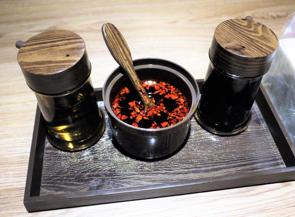【台北 食記 】泰和樓 – 道地的東北小館，東北酸菜白肉鍋 / 叢林雞 / 銀絲卷