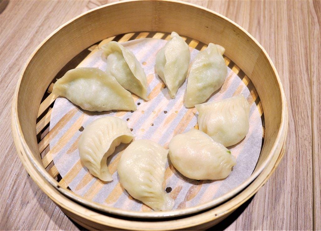 【台北 食記 】泰和樓 – 道地的東北小館，東北酸菜白肉鍋 / 叢林雞 / 銀絲卷