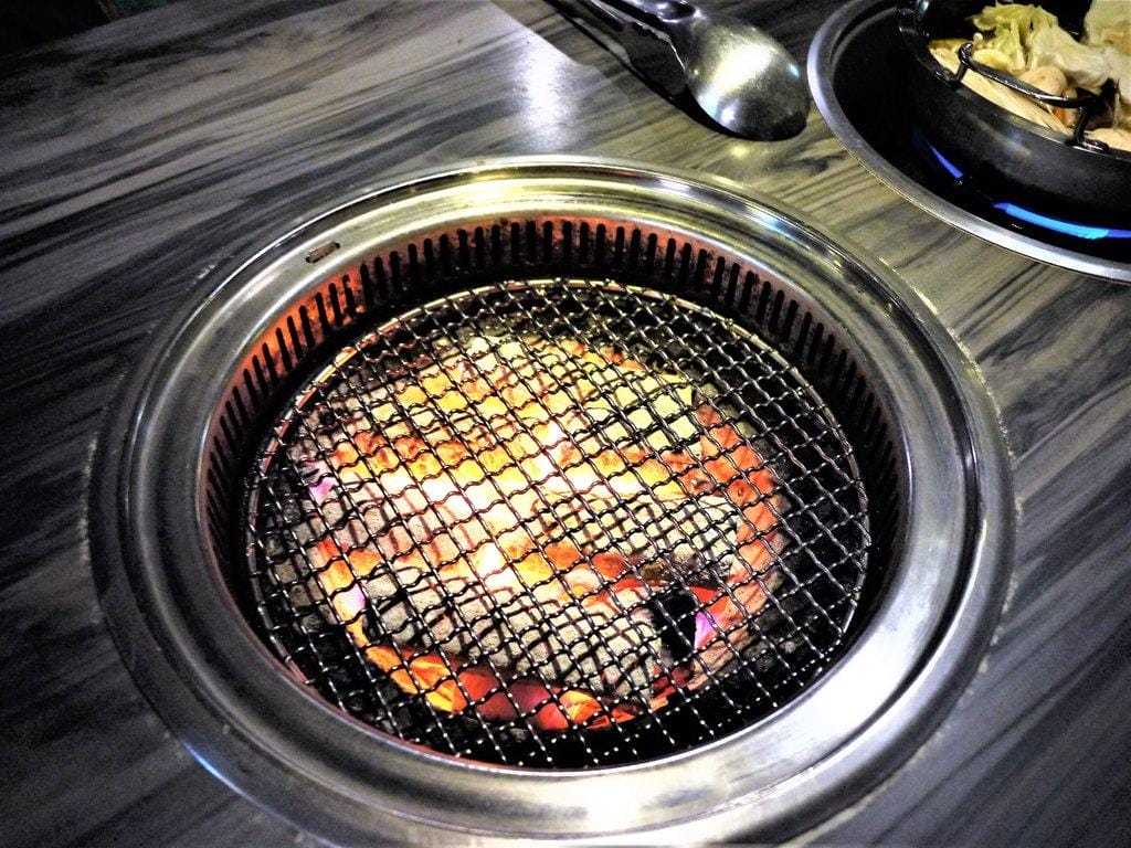 【信義區美食】好客無煙海鮮炭火燒肉.提供新鮮海鮮.沙拉吧吃到飽 / DJ陪伴,飲料啤酒暢飲(文末最新完整菜單) - 第14張圖 【信義區美食】好客無煙海鮮炭火燒肉.提供新鮮海鮮.沙拉吧吃到飽 / DJ陪伴,飲料啤酒暢飲(文末最新完整菜單)