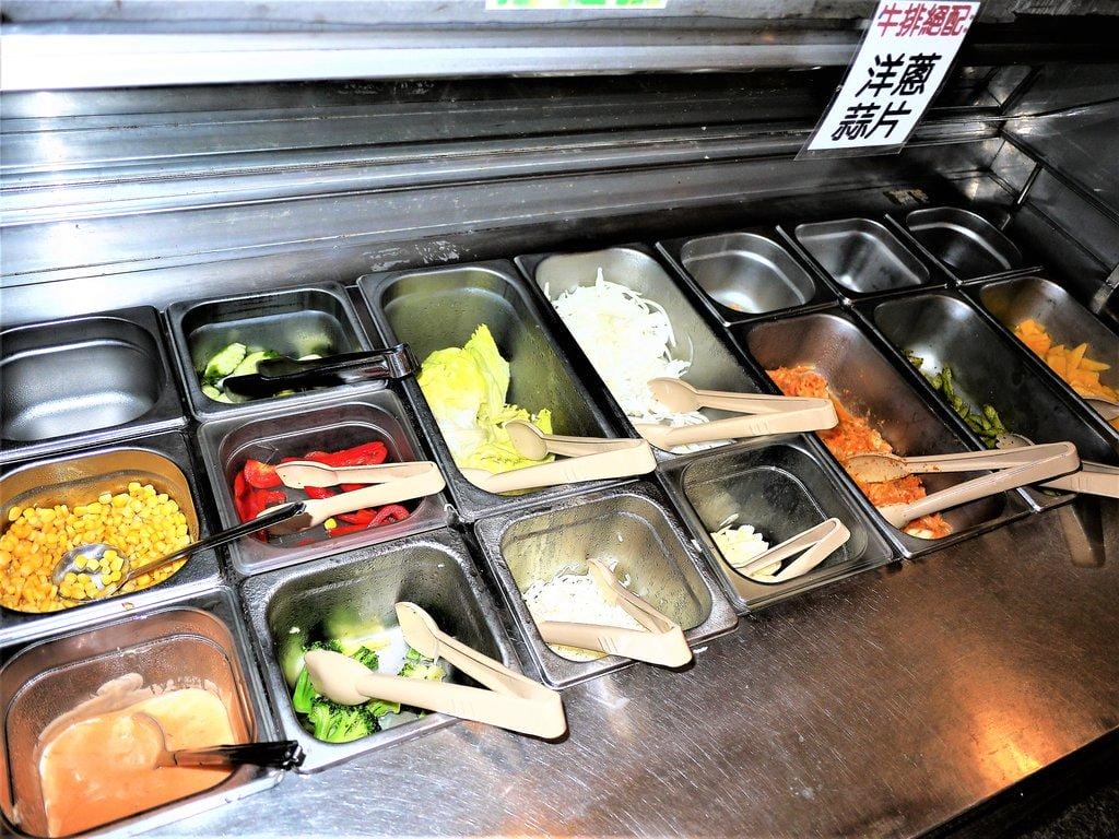 【淡水牛排館】7盎司牛排,巨無霸22盎司牛排,享受大口吃肉快感.大份量美食/CP值高 - 第9張圖 【淡水牛排館】7盎司牛排,巨無霸22盎司牛排,享受大口吃肉快感.大份量美食/CP值高