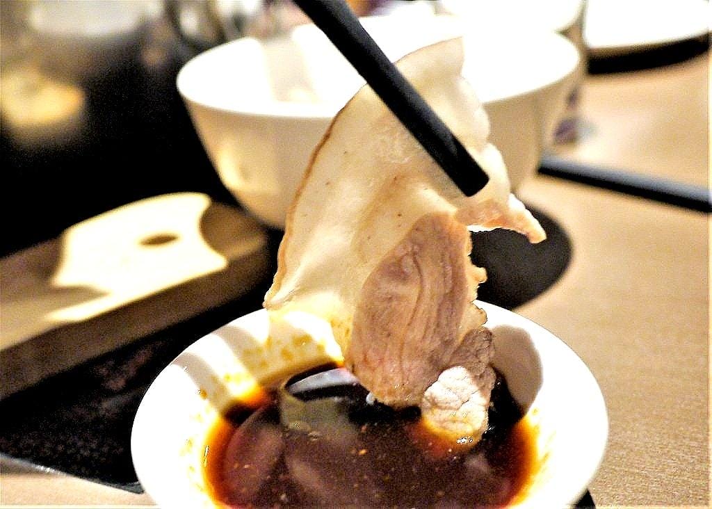 【三重火鍋】麻妃頂極麻辣鴛鴦鍋,東北酸菜白肉鍋 / 黑豬香菇丸 / 天使紅蝦.台北麻辣火鍋推薦 - 第29張圖 【三重火鍋】麻妃頂極麻辣鴛鴦鍋,東北酸菜白肉鍋 / 黑豬香菇丸 / 天使紅蝦.台北麻辣火鍋推薦