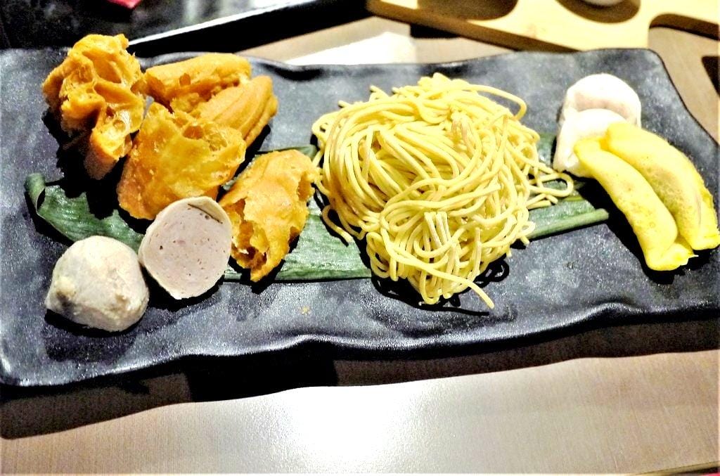 【三重火鍋】麻妃頂極麻辣鴛鴦鍋,東北酸菜白肉鍋 / 黑豬香菇丸 / 天使紅蝦.台北麻辣火鍋推薦 - 第30張圖 【三重火鍋】麻妃頂極麻辣鴛鴦鍋,東北酸菜白肉鍋 / 黑豬香菇丸 / 天使紅蝦.台北麻辣火鍋推薦