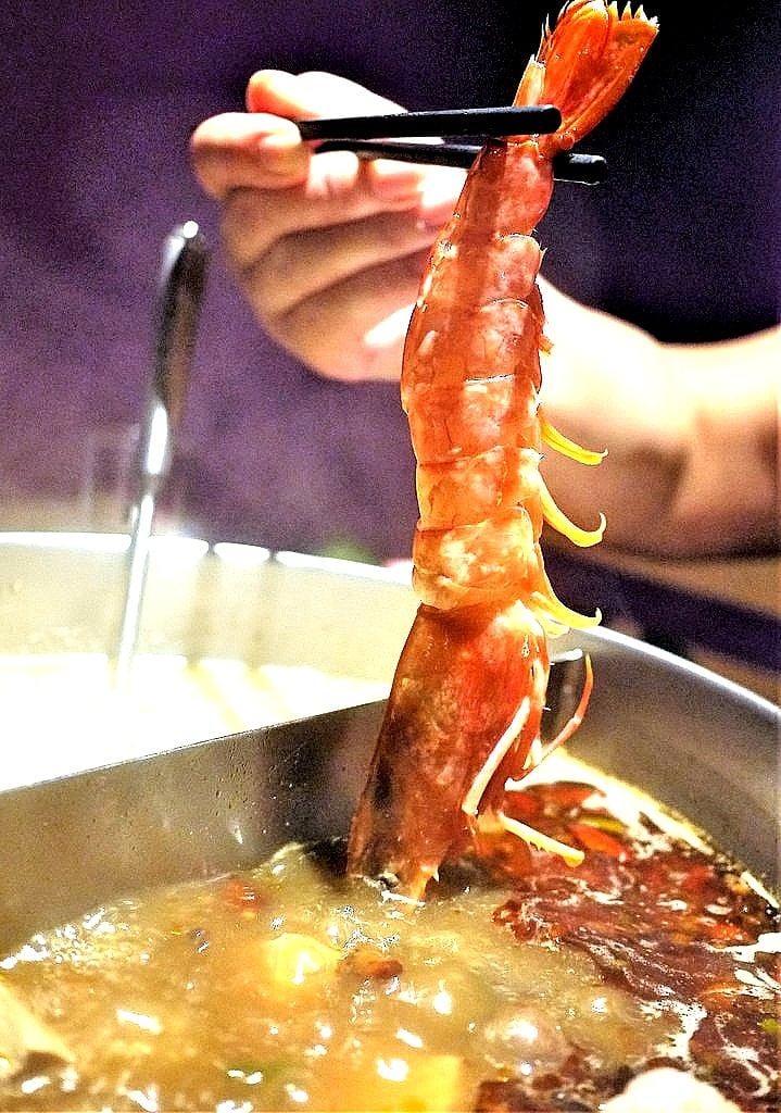 【三重火鍋】麻妃頂極麻辣鴛鴦鍋,東北酸菜白肉鍋 / 黑豬香菇丸 / 天使紅蝦.台北麻辣火鍋推薦 - 第22張圖 【三重火鍋】麻妃頂極麻辣鴛鴦鍋,東北酸菜白肉鍋 / 黑豬香菇丸 / 天使紅蝦.台北麻辣火鍋推薦