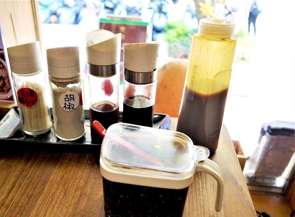 【台北米其林餐廳推薦】雙月食品社 熬出自然清甜的雞湯 / 補氣又養生 - 第13張圖 【台北米其林餐廳推薦】雙月食品社 熬出自然清甜的雞湯 / 補氣又養生