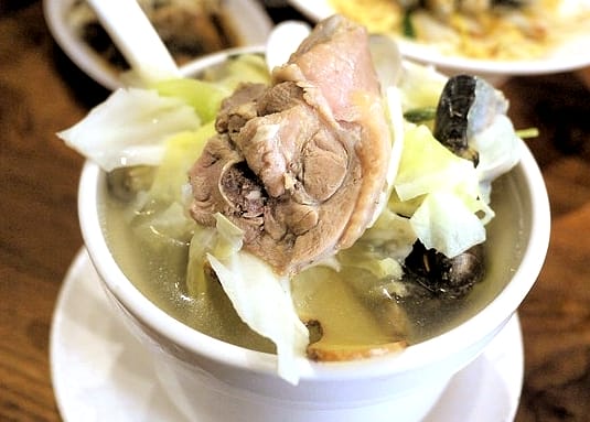 【台北米其林餐廳推薦】雙月食品社 熬出自然清甜的雞湯 / 補氣又養生 - 第27張圖 【台北米其林餐廳推薦】雙月食品社 熬出自然清甜的雞湯 / 補氣又養生