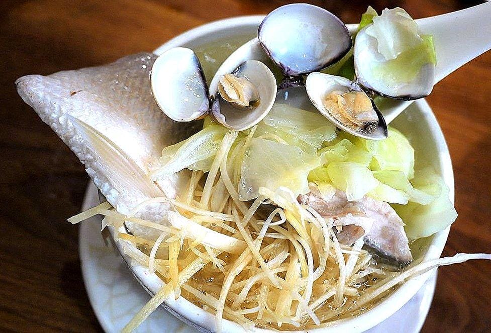 【台北米其林餐廳推薦】雙月食品社 熬出自然清甜的雞湯 / 補氣又養生 - 第24張圖 【台北米其林餐廳推薦】雙月食品社 熬出自然清甜的雞湯 / 補氣又養生