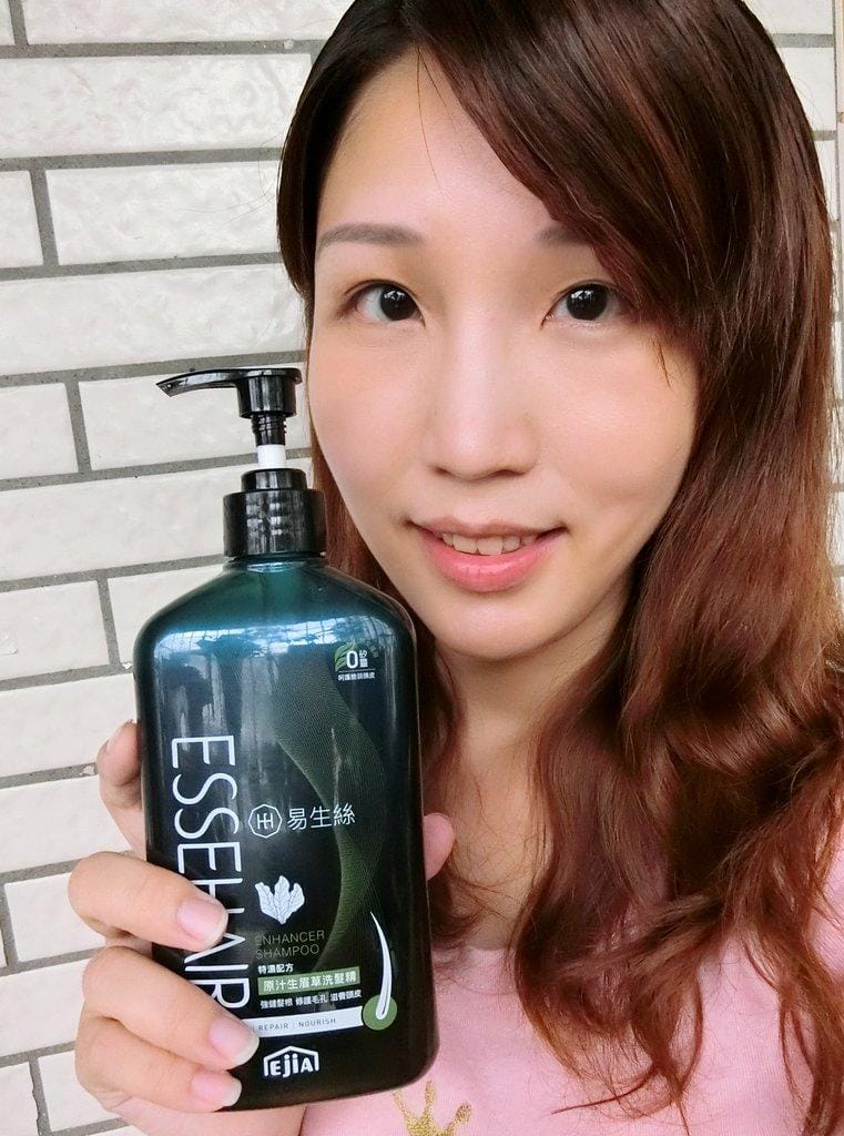 【頭髮】ESSEHAIR易生絲 新疆生眉草洗髮精,添加天然草本x零矽靈洗髮精 給予蓬鬆健康秀髮.頭皮調理 / 強健髮根 - 第3張圖 【頭髮】ESSEHAIR易生絲 新疆生眉草洗髮精,添加天然草本x零矽靈洗髮精 給予蓬鬆健康秀髮.頭皮調理 / 強健髮根