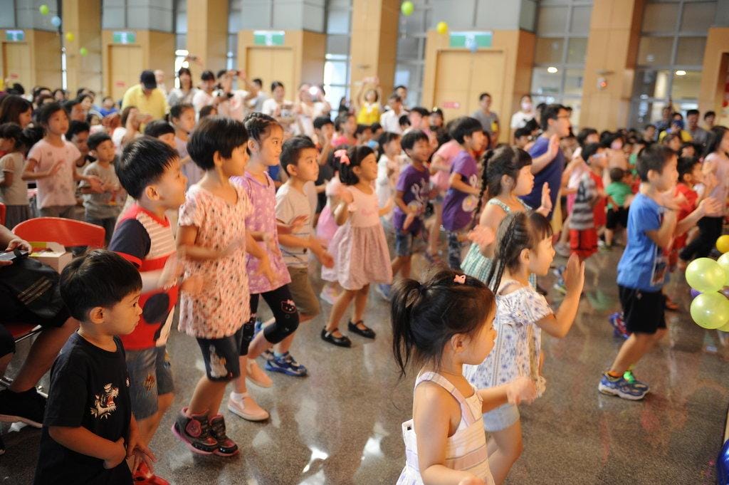 愛妮雅熱心公益x創世基金會 <當我們童在一起 親子同樂會>愛妮雅化妝品贊助. 處處留愛.親子歡樂美好時光 - 第30張圖 愛妮雅熱心公益x創世基金會 <當我們童在一起 親子同樂會>愛妮雅化妝品贊助. 處處留愛.親子歡樂美好時光