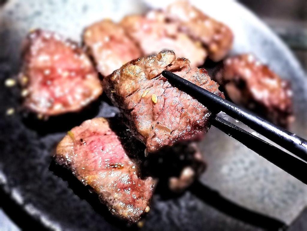 【府中燒肉居酒屋】新野町燒肉居酒屋 聊天小酌好地方 . 新野町豆腐 / 唐揚雞 / 板腱牛 / 日式生牛肉.捷運府中站 - 第25張圖 【府中燒肉居酒屋】新野町燒肉居酒屋 聊天小酌好地方 . 新野町豆腐 / 唐揚雞 / 板腱牛 / 日式生牛肉.捷運府中站