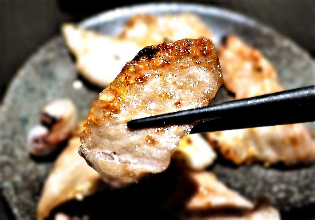 【府中燒肉居酒屋】新野町燒肉居酒屋 聊天小酌好地方 . 新野町豆腐 / 唐揚雞 / 板腱牛 / 日式生牛肉.捷運府中站 - 第16張圖 【府中燒肉居酒屋】新野町燒肉居酒屋 聊天小酌好地方 . 新野町豆腐 / 唐揚雞 / 板腱牛 / 日式生牛肉.捷運府中站