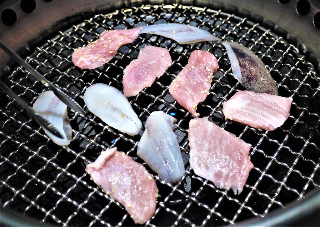【府中燒肉居酒屋】新野町燒肉居酒屋 聊天小酌好地方 . 新野町豆腐 / 唐揚雞 / 板腱牛 / 日式生牛肉.捷運府中站 - 第15張圖 【府中燒肉居酒屋】新野町燒肉居酒屋 聊天小酌好地方 . 新野町豆腐 / 唐揚雞 / 板腱牛 / 日式生牛肉.捷運府中站
