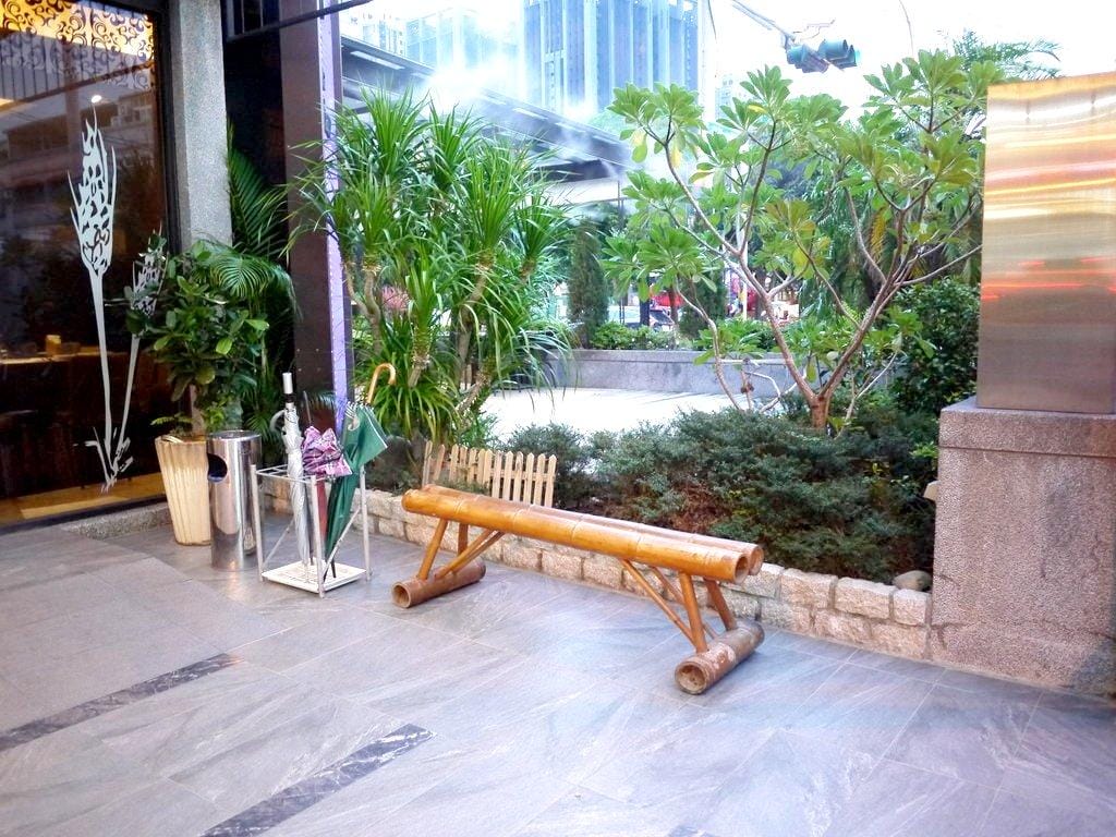 【新竹美食】馬六甲馬來西亞風味餐廳(新竹竹北店) 濃厚南洋風情味.南海雞 / 沙嗲牛肉 / 肉骨茶 / 仁當咖哩牛肉 .愛評體驗券 - 第4張圖 【新竹美食】馬六甲馬來西亞風味餐廳(新竹竹北店) 濃厚南洋風情味.南海雞 / 沙嗲牛肉 / 肉骨茶 / 仁當咖哩牛肉 .愛評體驗券