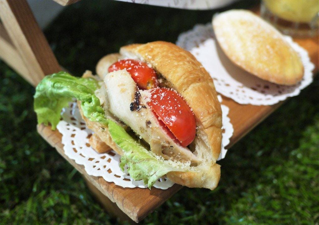 信義安和站【璐露野生活 LULUYELIFE CAFÉ】華麗的野餐餐廳、台北外燴佈置,高CP值美食 / 輕食下午茶/不被風吹日曬的野餐日! - 第20張圖 信義安和站【璐露野生活 LULUYELIFE CAFÉ】華麗的野餐餐廳、台北外燴佈置,高CP值美食 / 輕食下午茶/不被風吹日曬的野餐日!