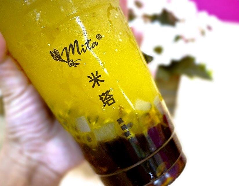 【最夯的黑糖飲品】 米塔黑糖飲品-杭州店 排隊名店  黑糖雙Q鮮奶 . 黑糖仙草鮮奶
