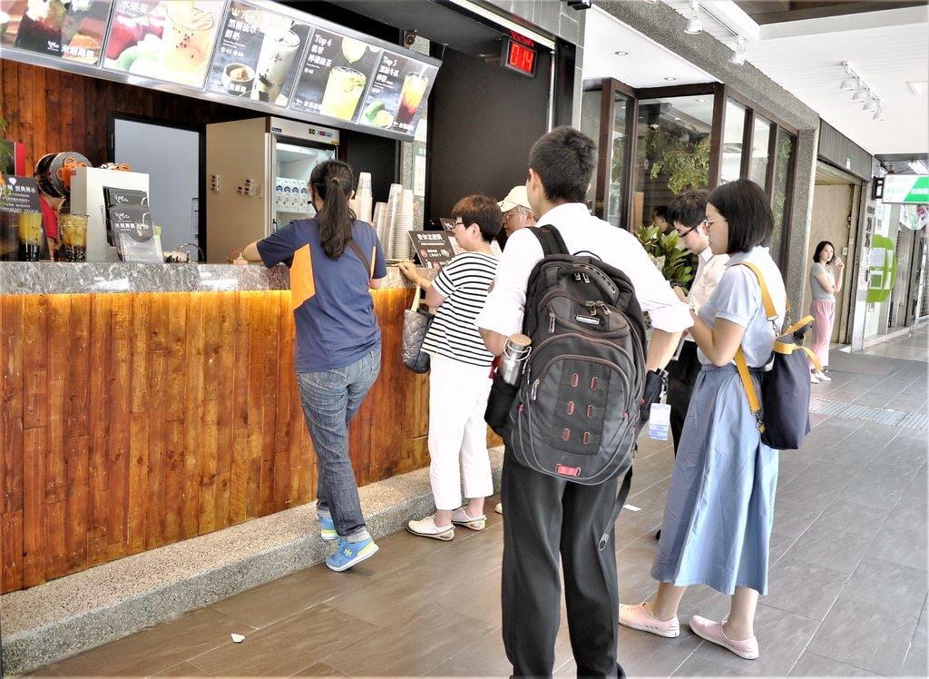 【最夯的黑糖飲品】 米塔黑糖飲品-杭州店 排隊名店  黑糖雙Q鮮奶 . 黑糖仙草鮮奶