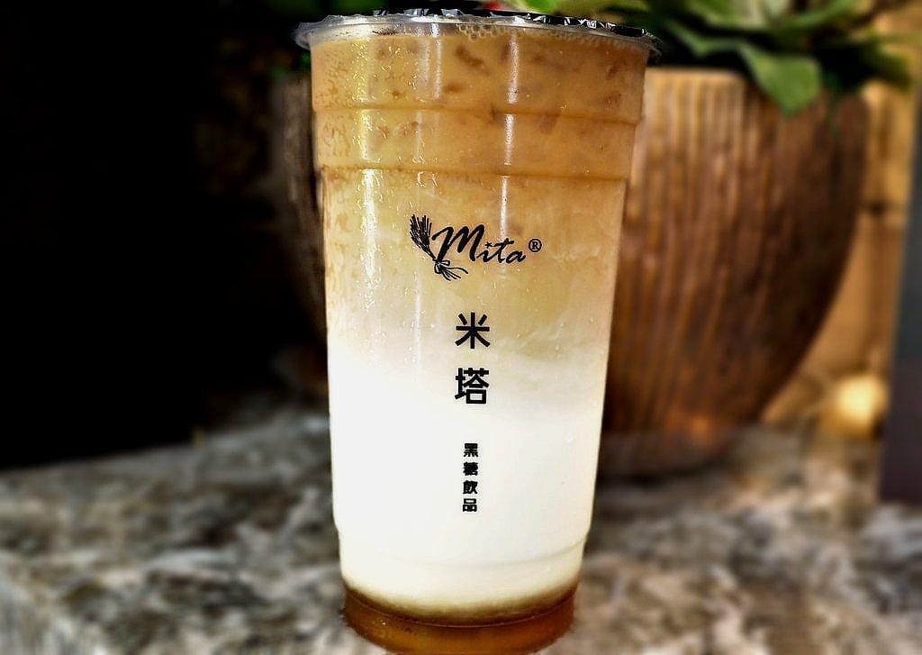 【最夯的黑糖飲品】 米塔黑糖飲品-杭州店 排隊名店  黑糖雙Q鮮奶 . 黑糖仙草鮮奶