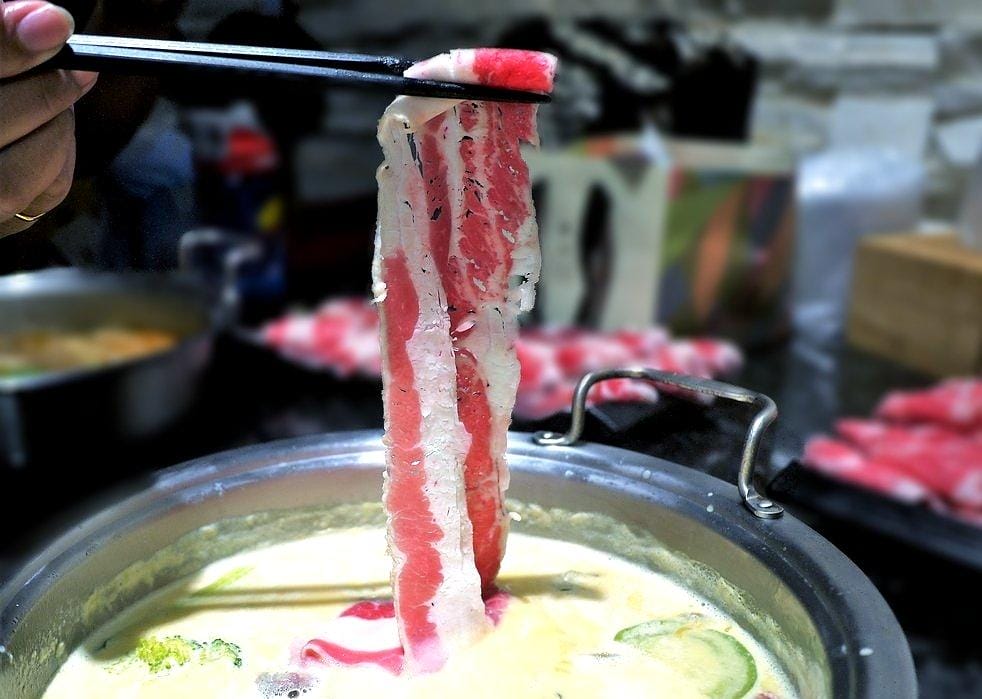 【永春站火鍋推薦】小鮮肉涮涮屋 頂級肉品 / 海鮮 . 超狂超澎湃 “蝦”爆了雙人海鮮套餐 - 第20張圖 【永春站火鍋推薦】小鮮肉涮涮屋 頂級肉品 / 海鮮 . 超狂超澎湃 “蝦”爆了雙人海鮮套餐