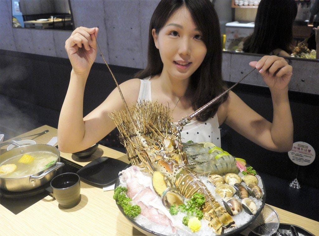 【板橋火鍋】鬼椒一番鍋 超滿足的雙人龍蝦海陸套餐 起司牛奶鍋~ 附菜單MENU - 第31張圖 【板橋火鍋】鬼椒一番鍋 超滿足的雙人龍蝦海陸套餐 起司牛奶鍋~ 附菜單MENU