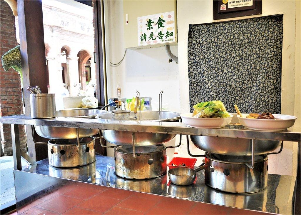 【新北三峽食記】來來滷味 多種中藥材及蔬果熬的滷汁 營養兼具美味的蔬食滷味 (二樓附設庭園座位/手沖咖啡/現榨果汁) - 第8張圖 【新北三峽食記】來來滷味 多種中藥材及蔬果熬的滷汁 營養兼具美味的蔬食滷味 (二樓附設庭園座位/手沖咖啡/現榨果汁)