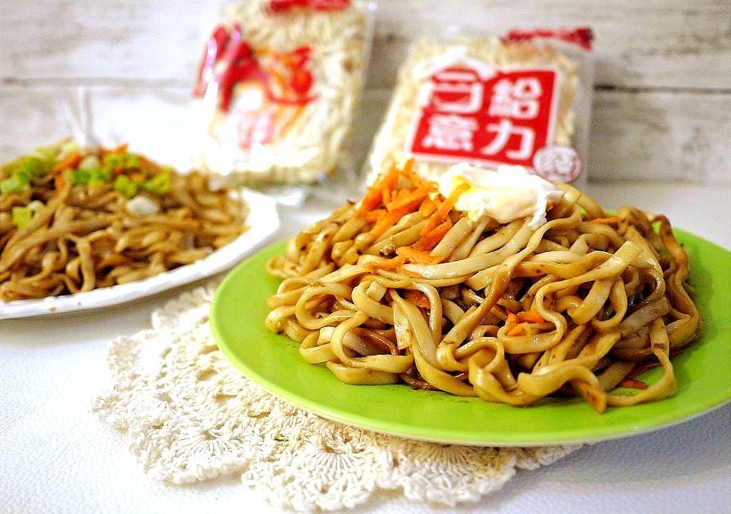 【宅配美食】黑師父 合意給力.牛逼拌麵 香蔥椒麻&古早豆香 手工製麵Q彈口感 / 好有飽足感 - 第2張圖 【宅配美食】黑師父 合意給力.牛逼拌麵 香蔥椒麻&古早豆香 手工製麵Q彈口感 / 好有飽足感