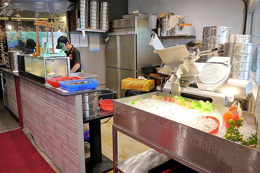 【東湖海鮮餐廳】 蒸霸王蒸氣火鍋-東湖店 澎湃海鮮塔.吃的到新鮮海鮮原味 / 海鮮餐廳/ - 第7張圖 【東湖海鮮餐廳】 蒸霸王蒸氣火鍋-東湖店 澎湃海鮮塔.吃的到新鮮海鮮原味 / 海鮮餐廳/