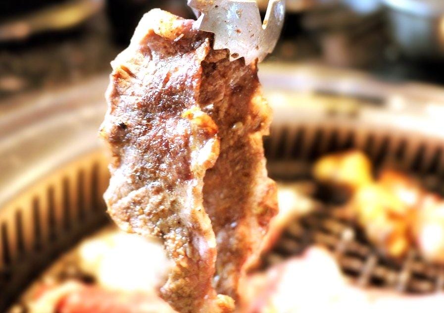 【台北美食】西門町燒肉吃到飽 <瓦崎燒烤火鍋(西門店)>.天使紅蝦 / 頂級Prime無骨牛小排 / 生蠔 無限吃到飽.台灣生啤 無限暢飲 - 第35張圖 【台北美食】西門町燒肉吃到飽 <瓦崎燒烤火鍋(西門店)>.天使紅蝦 / 頂級Prime無骨牛小排 / 生蠔 無限吃到飽.台灣生啤 無限暢飲