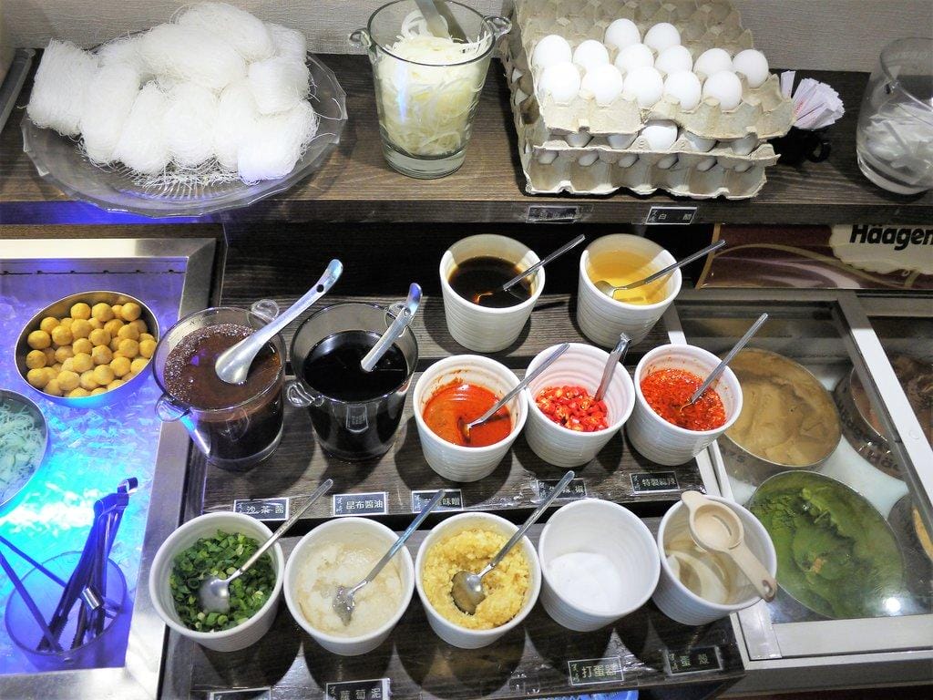 【台北美食】西門町燒肉吃到飽 <瓦崎燒烤火鍋(西門店)>.天使紅蝦 / 頂級Prime無骨牛小排 / 生蠔 無限吃到飽.台灣生啤 無限暢飲 - 第9張圖 【台北美食】西門町燒肉吃到飽 <瓦崎燒烤火鍋(西門店)>.天使紅蝦 / 頂級Prime無骨牛小排 / 生蠔 無限吃到飽.台灣生啤 無限暢飲
