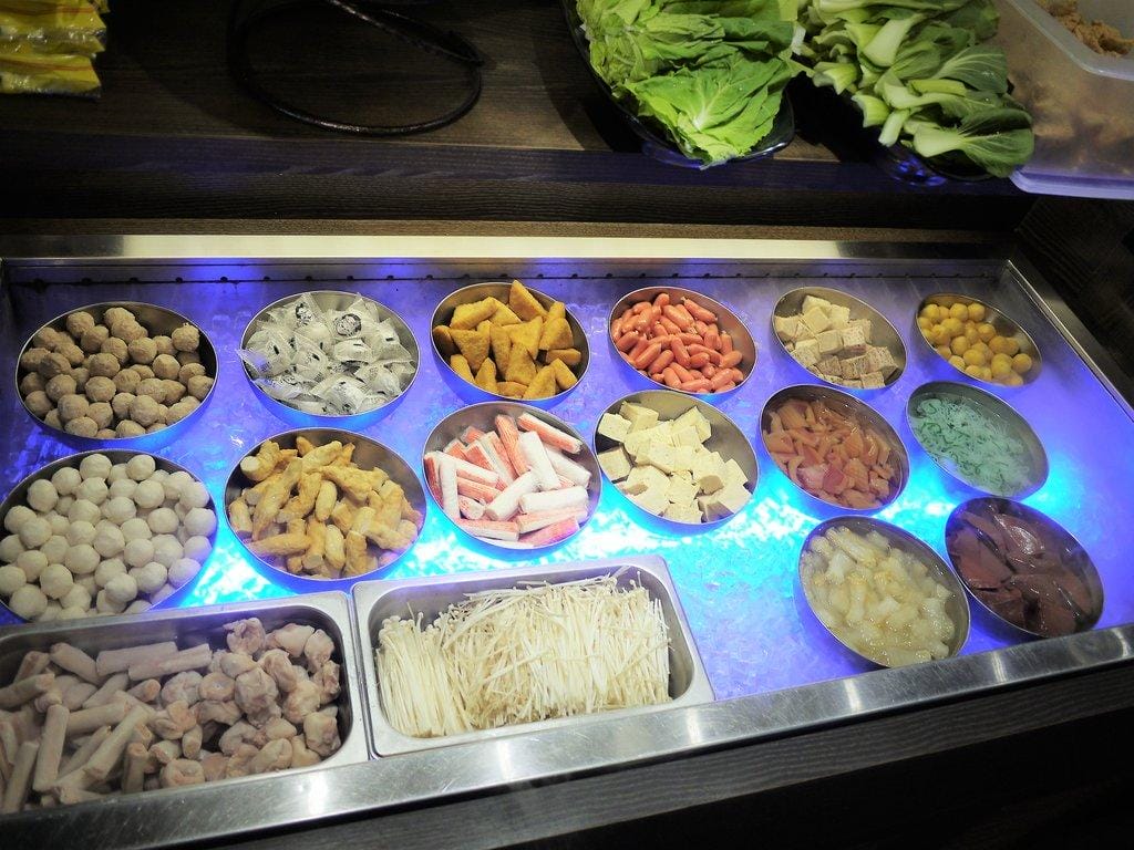【台北美食】西門町燒肉吃到飽 <瓦崎燒烤火鍋(西門店)>.天使紅蝦 / 頂級Prime無骨牛小排 / 生蠔 無限吃到飽.台灣生啤 無限暢飲 - 第8張圖 【台北美食】西門町燒肉吃到飽 <瓦崎燒烤火鍋(西門店)>.天使紅蝦 / 頂級Prime無骨牛小排 / 生蠔 無限吃到飽.台灣生啤 無限暢飲