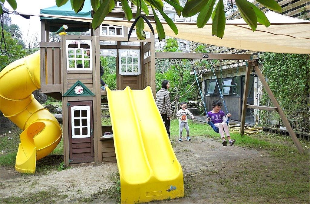 | 三芝 | 海豚咖啡 親子友善餐廳 大沙坑 / 溜滑梯 / 空中透明隧道 . 孩子盡情放電玩耍(文末影音) - 第72張圖 | 三芝 | 海豚咖啡 親子友善餐廳 大沙坑 / 溜滑梯 / 空中透明隧道 . 孩子盡情放電玩耍(文末影音)