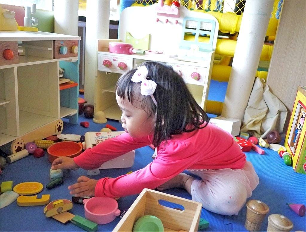 | 三芝 | 海豚咖啡 親子友善餐廳 大沙坑 / 溜滑梯 / 空中透明隧道 . 孩子盡情放電玩耍(文末影音) - 第38張圖 | 三芝 | 海豚咖啡 親子友善餐廳 大沙坑 / 溜滑梯 / 空中透明隧道 . 孩子盡情放電玩耍(文末影音)