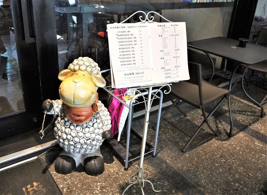 ‖板橋早午餐‖ 夏一棧brunch café 健康營養 #商業特餐.#巨無霸雙層牛肉起司堡 #吃飽又吃巧 #不收服務費!2018歡樂耶誕城 - 第12張圖 ‖板橋早午餐‖ 夏一棧brunch café 健康營養 #商業特餐.#巨無霸雙層牛肉起司堡 #吃飽又吃巧 #不收服務費!2018歡樂耶誕城
