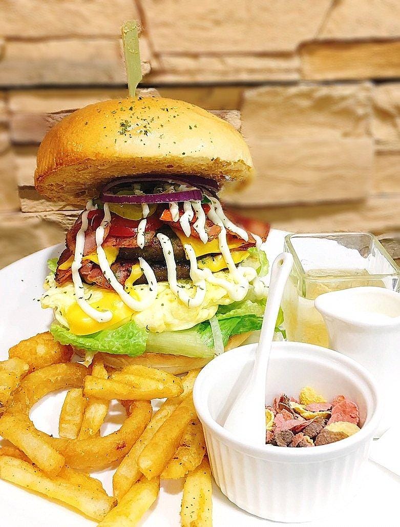 ‖板橋早午餐‖ 夏一棧brunch café 健康營養 #商業特餐.#巨無霸雙層牛肉起司堡 #吃飽又吃巧 #不收服務費!2018歡樂耶誕城 - 第39張圖 ‖板橋早午餐‖ 夏一棧brunch café 健康營養 #商業特餐.#巨無霸雙層牛肉起司堡 #吃飽又吃巧 #不收服務費!2018歡樂耶誕城