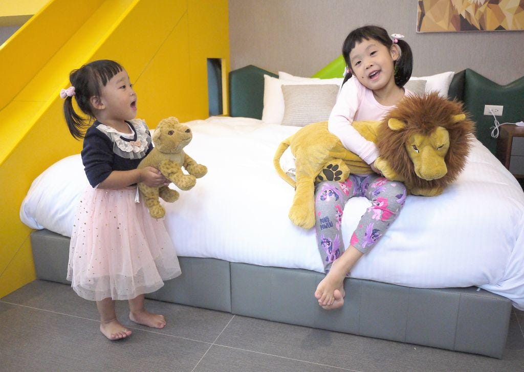 |親子民宿|宜蘭冬山 Aura Villa 悠悅光新樂館 舒適慢活放鬆身心Vivia住宿,動物主題民宿 / 溜滑梯房/超跑車道 - 第36張圖 |親子民宿|宜蘭冬山 Aura Villa 悠悅光新樂館 舒適慢活放鬆身心Vivia住宿,動物主題民宿 / 溜滑梯房/超跑車道