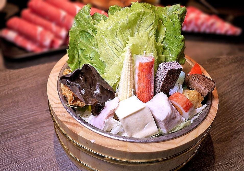 ‖食記‖ 千荷田日式涮涮鍋-永安店 |雙拼超值鍋|招牌羊肉鍋|昆布湯底| 麻辣湯底(捷運永安市場美食) - 第26張圖 ‖食記‖ 千荷田日式涮涮鍋-永安店 |雙拼超值鍋|招牌羊肉鍋|昆布湯底| 麻辣湯底(捷運永安市場美食)
