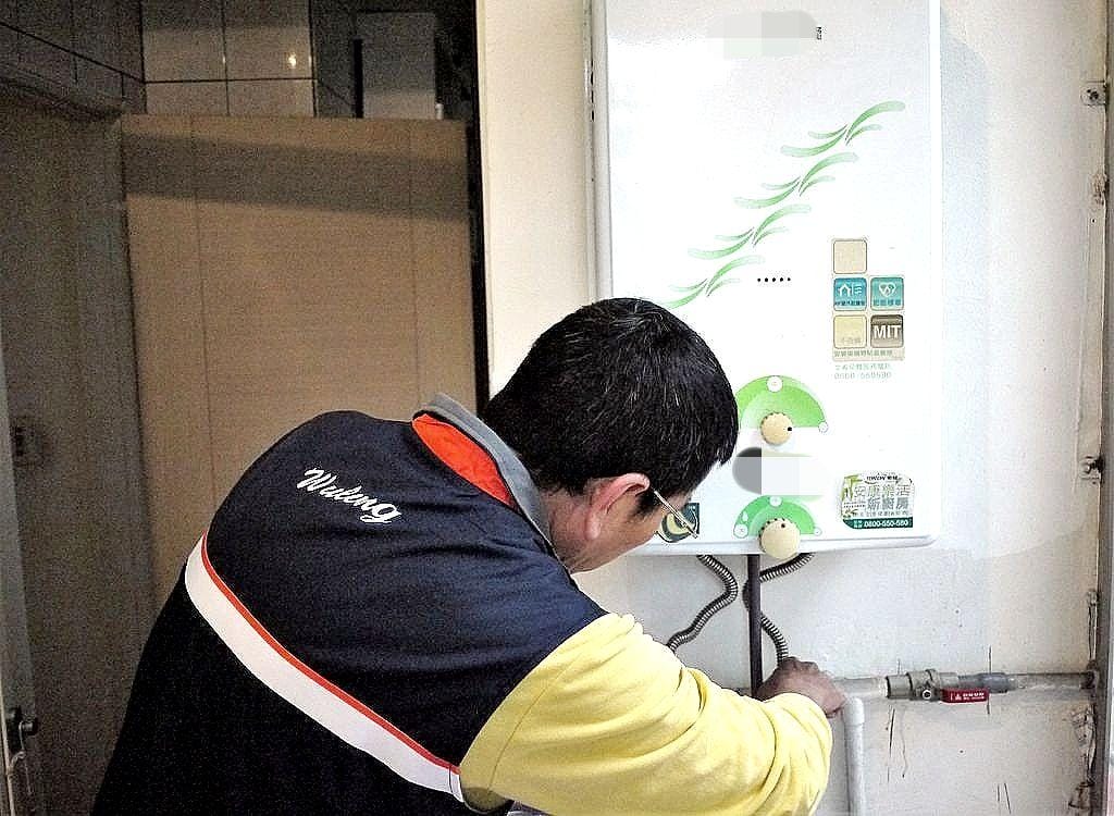 |生活|五聯 ASE-7603 智能恆溫13公升 . 強制排氣熱水器 (FE式).智慧CPU控溫 / 三年無償保固(安裝篇) - 第5張圖 |生活|五聯 ASE-7603 智能恆溫13公升 . 強制排氣熱水器 (FE式).智慧CPU控溫 / 三年無償保固(安裝篇)