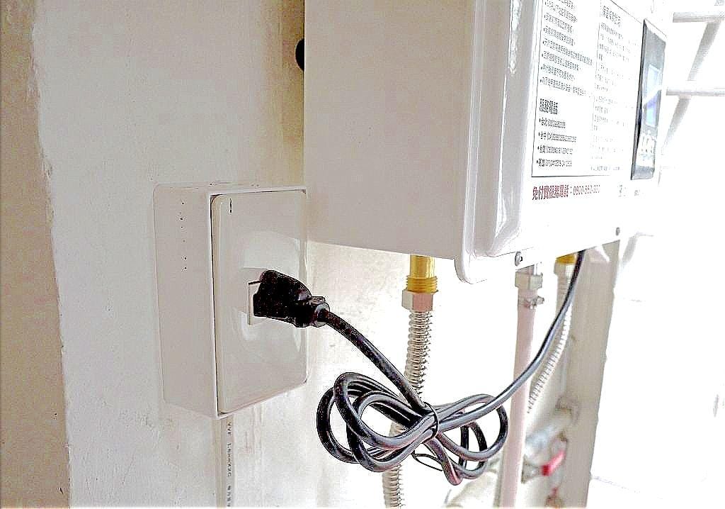 |生活|五聯 ASE-7603 智能恆溫13公升 . 強制排氣熱水器 (FE式).智慧CPU控溫 / 三年無償保固(安裝篇) - 第26張圖 |生活|五聯 ASE-7603 智能恆溫13公升 . 強制排氣熱水器 (FE式).智慧CPU控溫 / 三年無償保固(安裝篇)