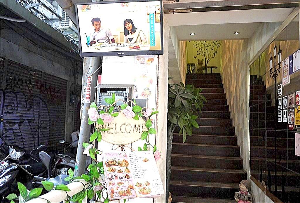 |台北西門町美食|Oyami cafe ★ 龍蝦義大利麵 / 排餐 / 甜蜜下午茶!浪漫童話風格餐廳 - 第3張圖 |台北西門町美食|Oyami cafe ★ 龍蝦義大利麵 / 排餐 / 甜蜜下午茶!浪漫童話風格餐廳