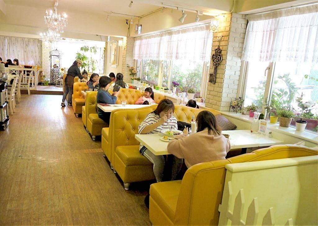 |台北西門町美食|Oyami cafe ★ 龍蝦義大利麵 / 排餐 / 甜蜜下午茶!浪漫童話風格餐廳 - 第13張圖 |台北西門町美食|Oyami cafe ★ 龍蝦義大利麵 / 排餐 / 甜蜜下午茶!浪漫童話風格餐廳