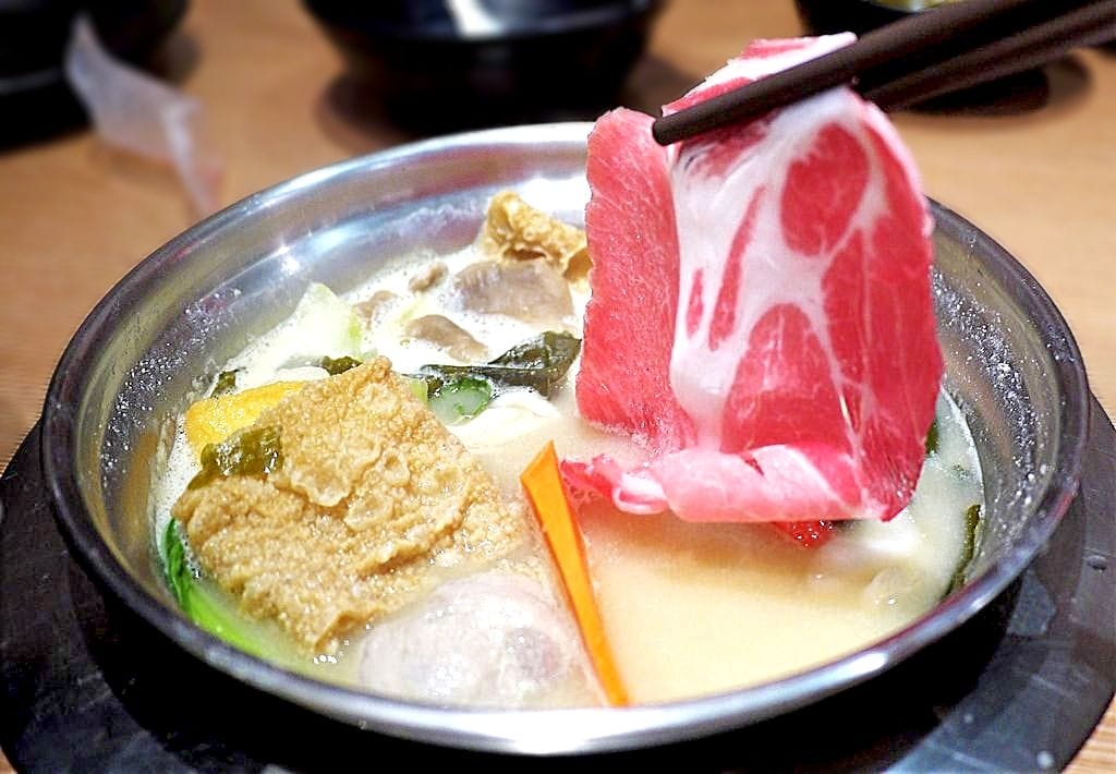 | 永和火鍋 ︳村上村屋-永和 多達14種湯頭可選擇 . 新鮮肉品與海鮮 . CP值高日式鍋物.近樂華夜市 - 第33張圖 | 永和火鍋 ︳村上村屋-永和 多達14種湯頭可選擇 . 新鮮肉品與海鮮 . CP值高日式鍋物.近樂華夜市