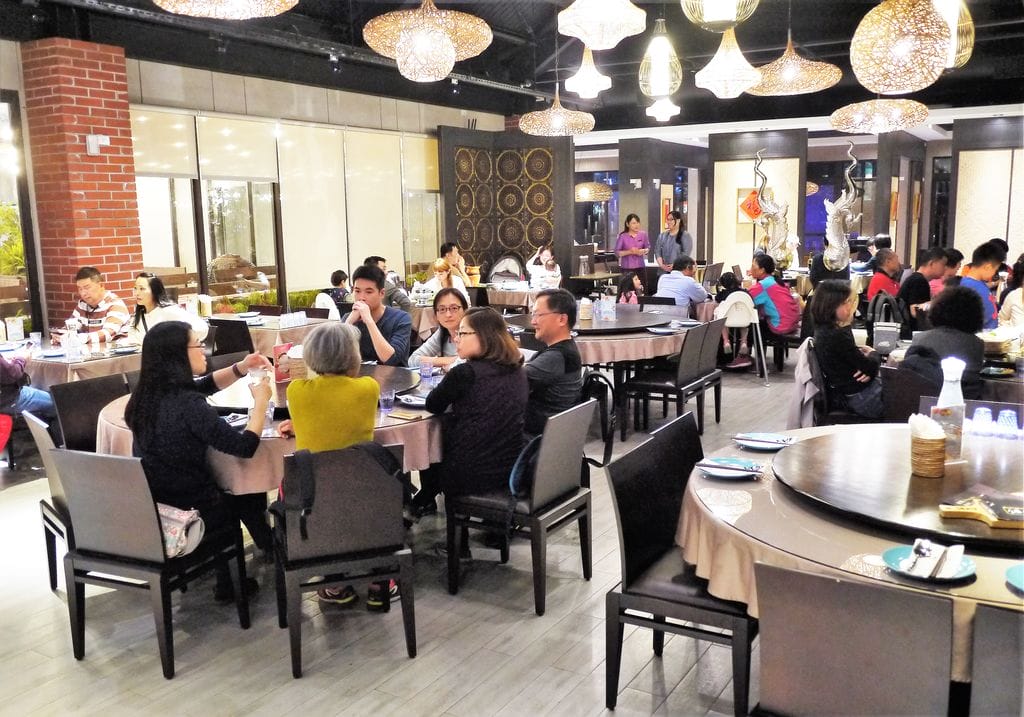 | 台中南屯 | 湄南河泰式庭園餐廳 結合四區特色泰式料理!傳統泰服試穿. 庭園景觀用餐環境 - 第11張圖 | 台中南屯 | 湄南河泰式庭園餐廳 結合四區特色泰式料理!傳統泰服試穿. 庭園景觀用餐環境