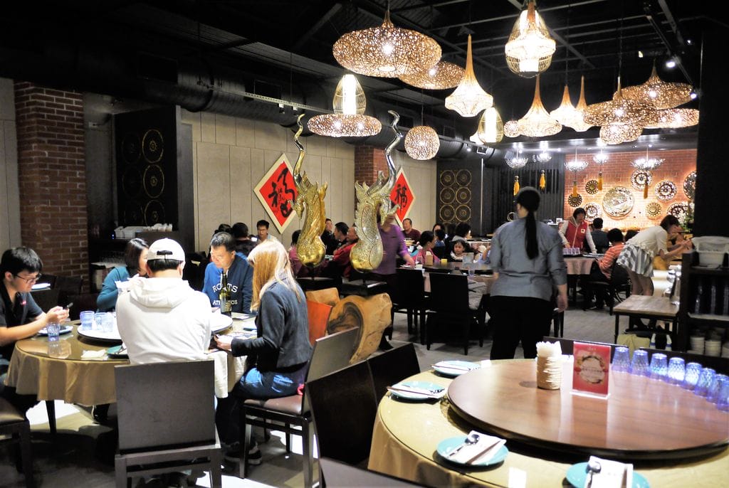 | 台中南屯 | 湄南河泰式庭園餐廳 結合四區特色泰式料理!傳統泰服試穿. 庭園景觀用餐環境 - 第12張圖 | 台中南屯 | 湄南河泰式庭園餐廳 結合四區特色泰式料理!傳統泰服試穿. 庭園景觀用餐環境