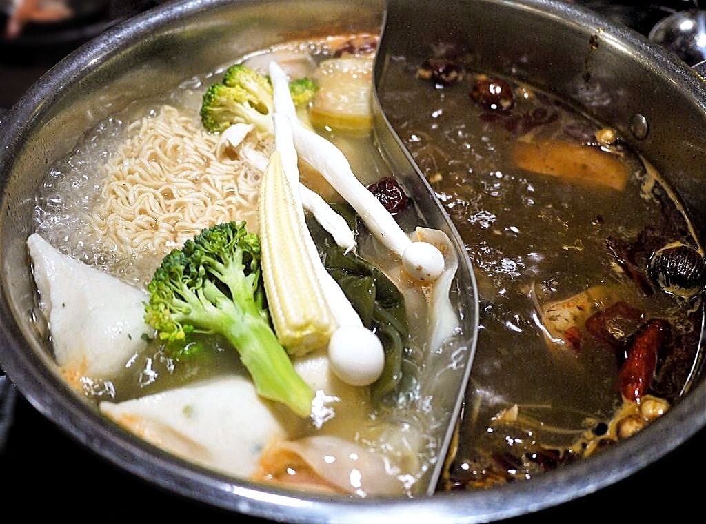 |公館火鍋吃到飽推薦| 鼎豐麻辣鴛鴦火鍋 湯頭數小時熬煮.肉品海鮮經過嚴選~麻辣火鍋吃到飽 - 第42張圖 |公館火鍋吃到飽推薦| 鼎豐麻辣鴛鴦火鍋 湯頭數小時熬煮.肉品海鮮經過嚴選~麻辣火鍋吃到飽