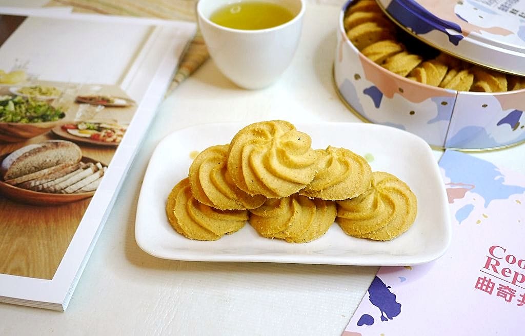 |伴手禮推薦|鴻鼎菓子 曲奇共和國 蘭姆伯爵 / 辣味起士曲奇餅 . 細工烘培 . 蛋奶素可食. - 第17張圖 |伴手禮推薦|鴻鼎菓子 曲奇共和國 蘭姆伯爵 / 辣味起士曲奇餅 . 細工烘培 . 蛋奶素可食.