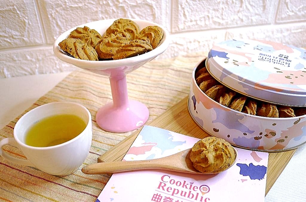 |伴手禮推薦|鴻鼎菓子 曲奇共和國 蘭姆伯爵 / 辣味起士曲奇餅 . 細工烘培 . 蛋奶素可食. - 第13張圖 |伴手禮推薦|鴻鼎菓子 曲奇共和國 蘭姆伯爵 / 辣味起士曲奇餅 . 細工烘培 . 蛋奶素可食.