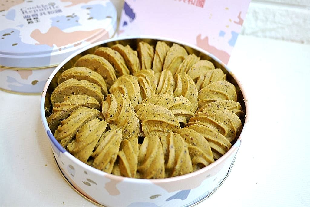 |伴手禮推薦|鴻鼎菓子 曲奇共和國 蘭姆伯爵 / 辣味起士曲奇餅 . 細工烘培 . 蛋奶素可食. - 第11張圖 |伴手禮推薦|鴻鼎菓子 曲奇共和國 蘭姆伯爵 / 辣味起士曲奇餅 . 細工烘培 . 蛋奶素可食.