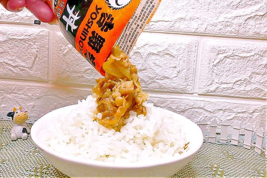 ｜快速料理｜吉野家 冷凍牛丼－牛肉調理包． 肉跟山一樣高！肉食控的天堂．５分鐘完美上桌．創意料理分享