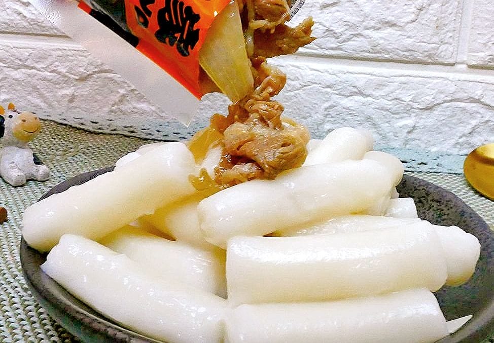 ｜快速料理｜吉野家 冷凍牛丼－牛肉調理包． 肉跟山一樣高！肉食控的天堂．５分鐘完美上桌．創意料理分享