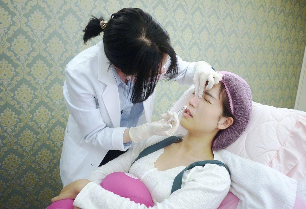| 玻尿酸隆鼻+肉毒小臉 | 仁愛星和診所 / 東區醫美 / 許源津醫師 專業 .細心服務 玻尿酸+肉毒(打造臉部自然曲線) - 第21張圖 | 玻尿酸隆鼻+肉毒小臉 | 仁愛星和診所 / 東區醫美 / 許源津醫師 專業 .細心服務 玻尿酸+肉毒(打造臉部自然曲線)