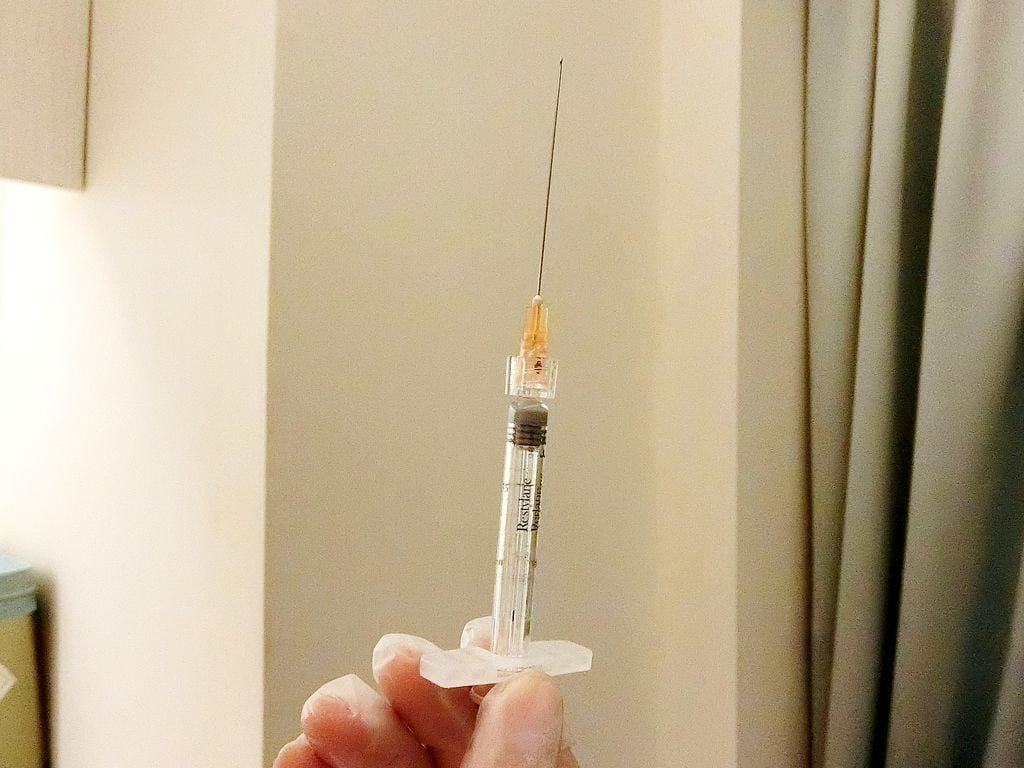 | 玻尿酸隆鼻+肉毒小臉 | 仁愛星和診所 / 東區醫美 / 許源津醫師 專業 .細心服務 玻尿酸+肉毒(打造臉部自然曲線) - 第18張圖 | 玻尿酸隆鼻+肉毒小臉 | 仁愛星和診所 / 東區醫美 / 許源津醫師 專業 .細心服務 玻尿酸+肉毒(打造臉部自然曲線)